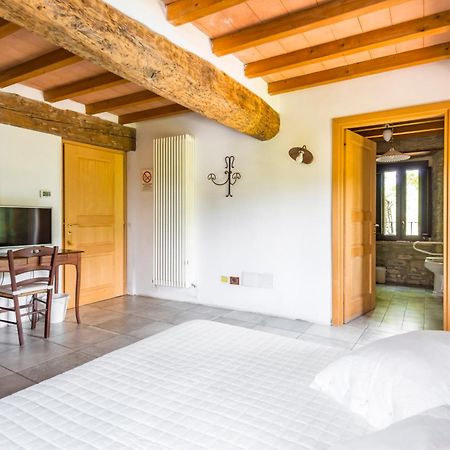 Agriturismo Il Salice Tizzano Val Parma 外观 照片