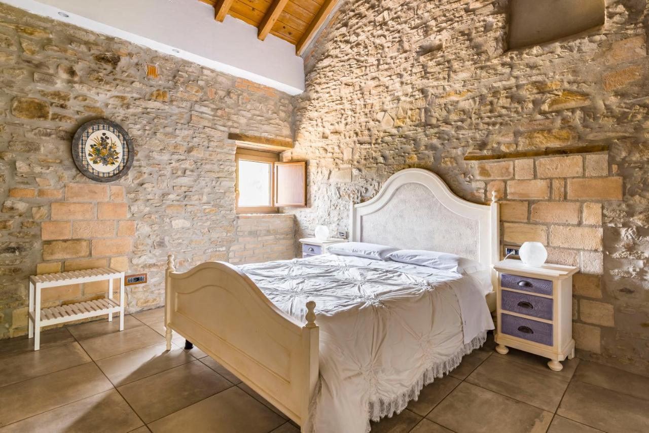 Agriturismo Il Salice Tizzano Val Parma 外观 照片