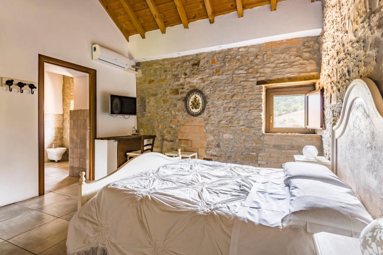 Agriturismo Il Salice Tizzano Val Parma 外观 照片
