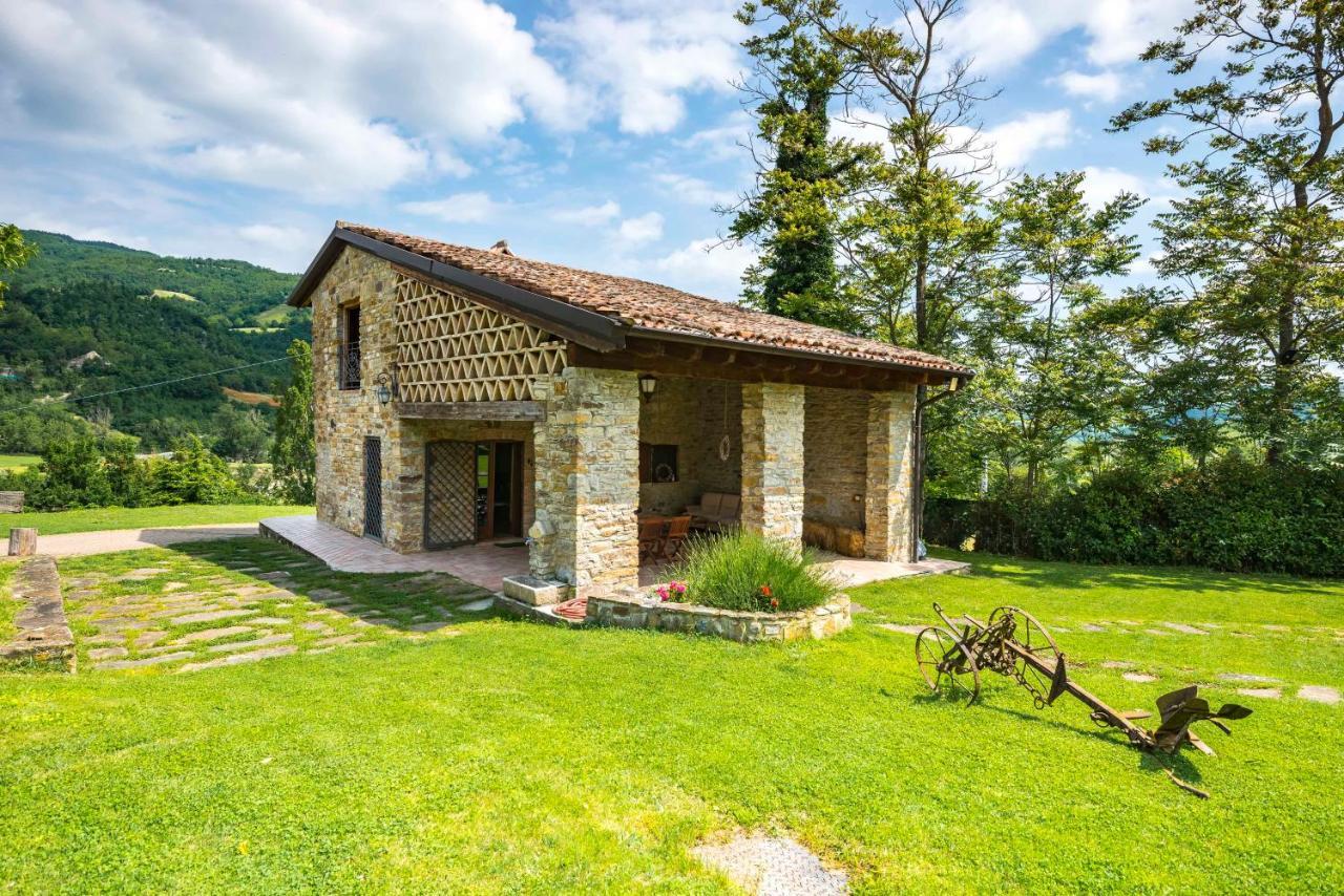 Agriturismo Il Salice Tizzano Val Parma 外观 照片