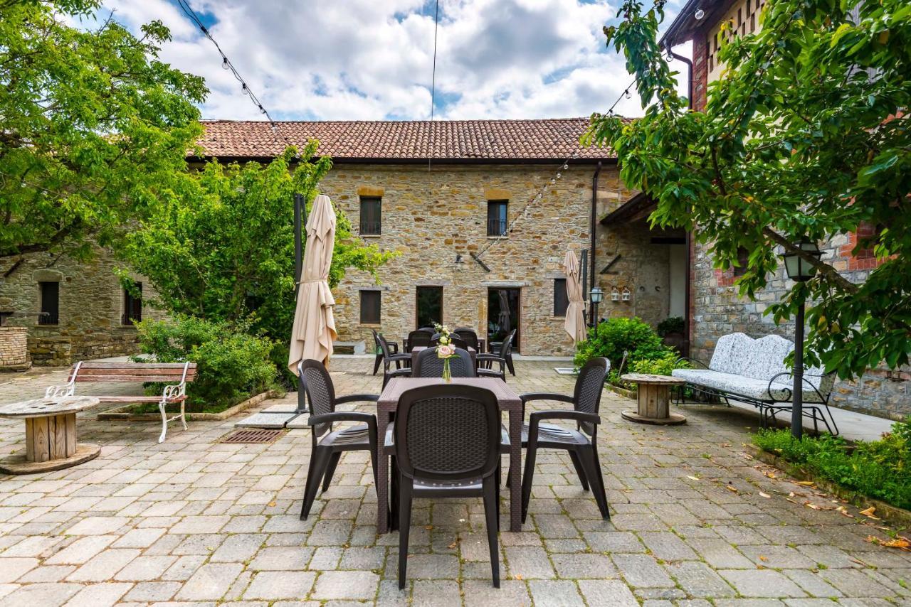 Agriturismo Il Salice Tizzano Val Parma 外观 照片