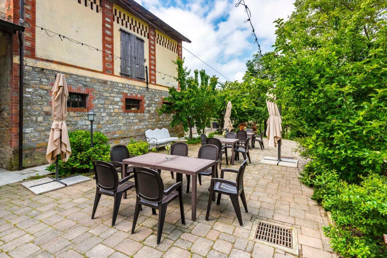 Agriturismo Il Salice Tizzano Val Parma 外观 照片