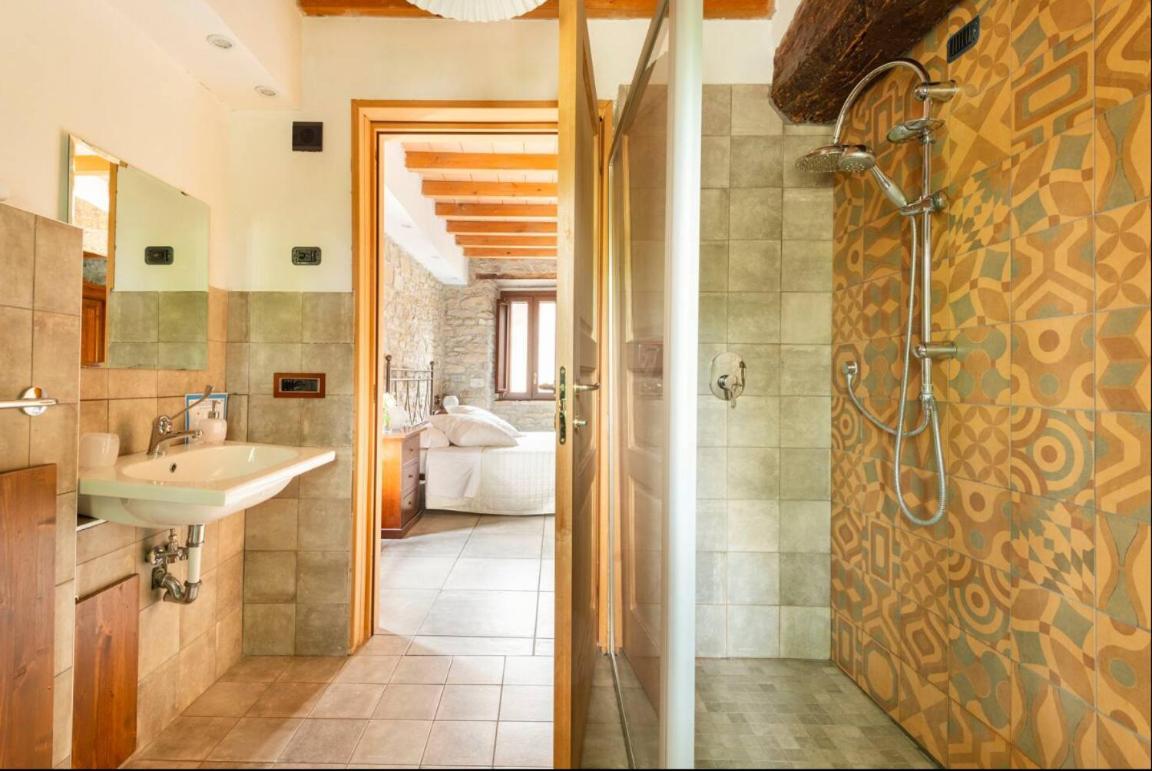 Agriturismo Il Salice Tizzano Val Parma 外观 照片