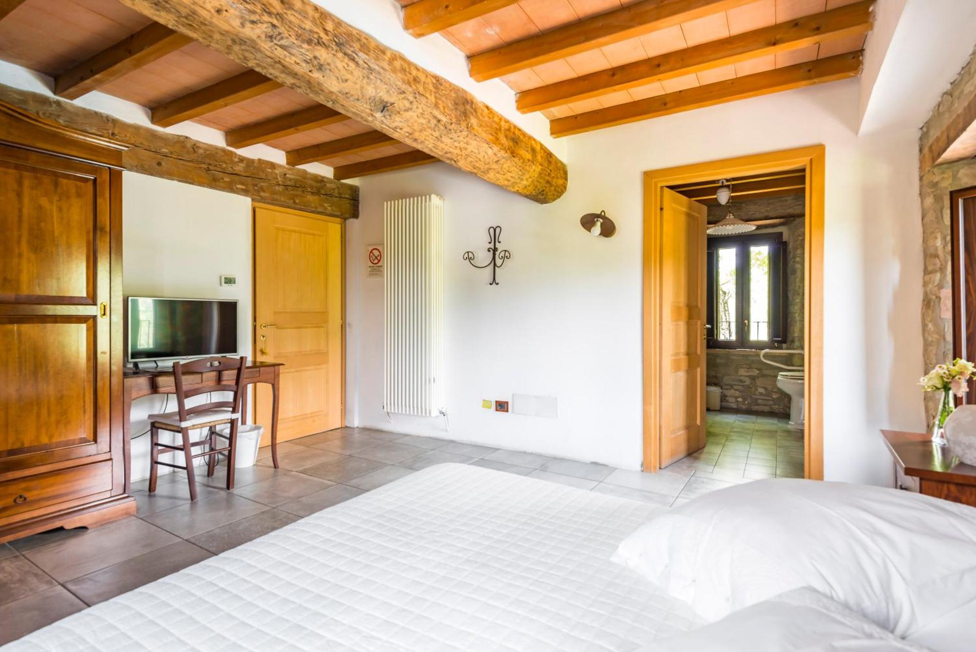 Agriturismo Il Salice Tizzano Val Parma 外观 照片
