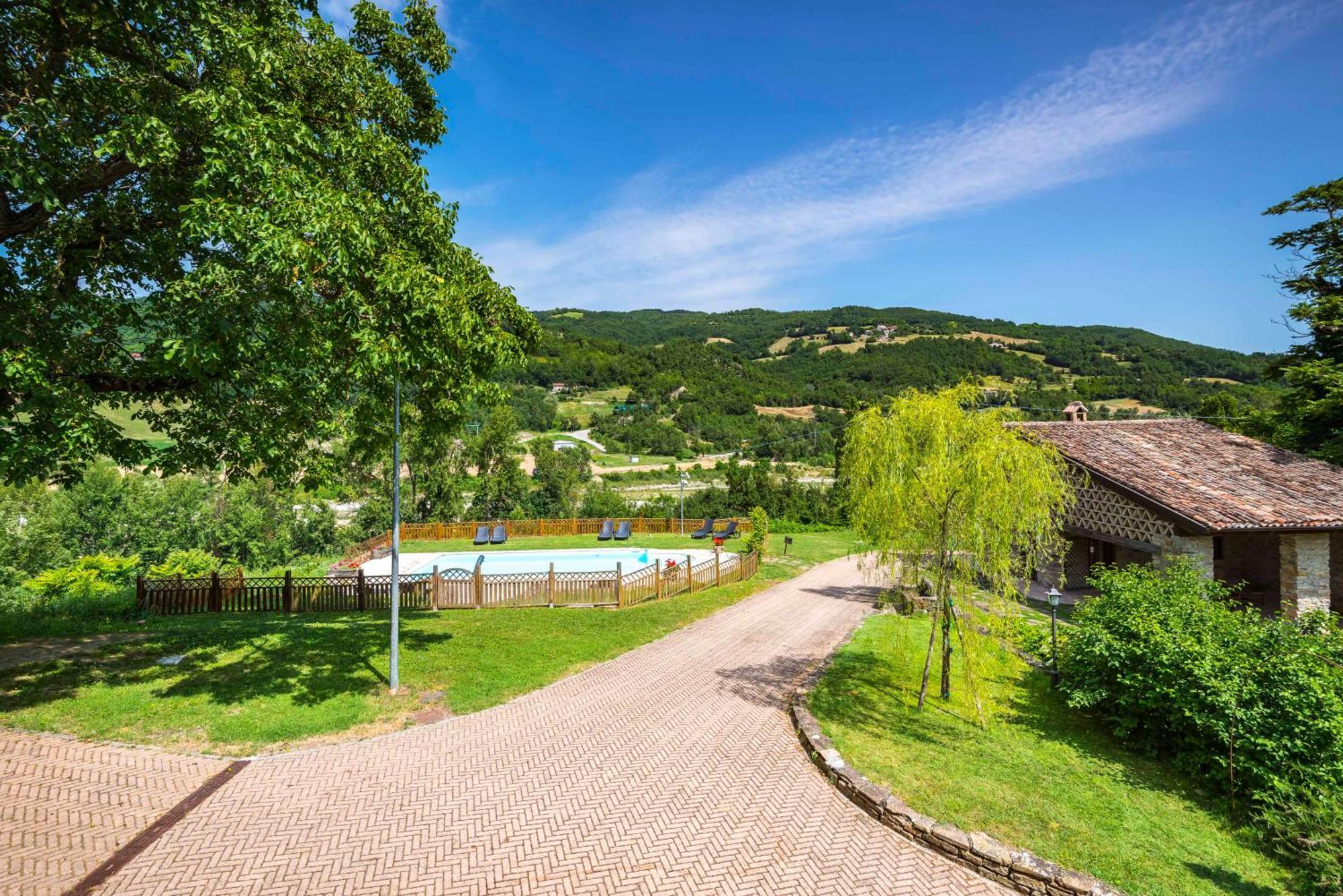 Agriturismo Il Salice Tizzano Val Parma 外观 照片