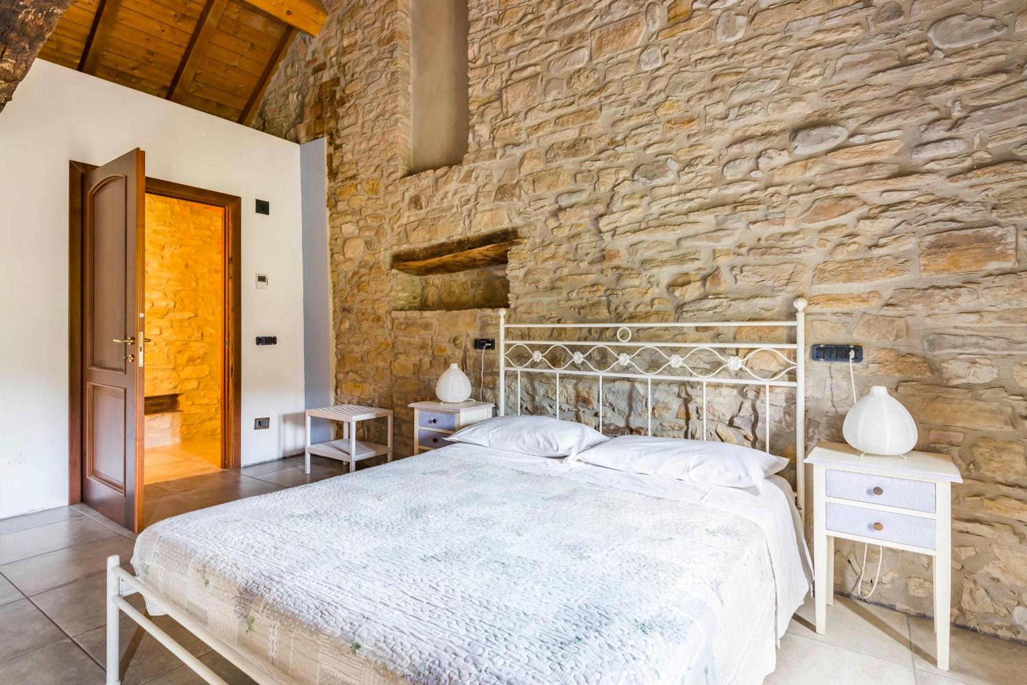 Agriturismo Il Salice Tizzano Val Parma 外观 照片